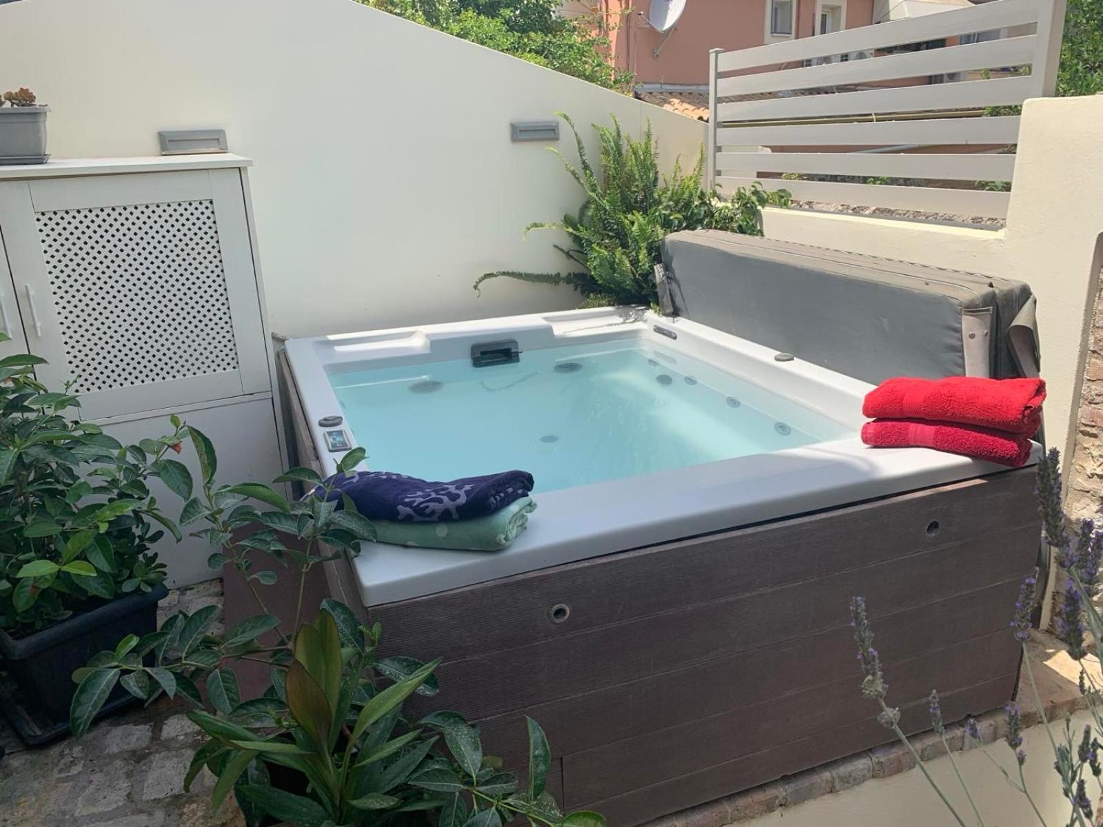 Anemomilos Jacuzzi Suite Corfu  Exterior foto