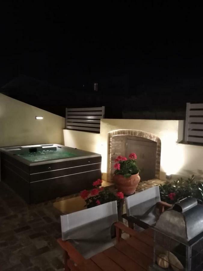 Anemomilos Jacuzzi Suite Corfu  Exterior foto